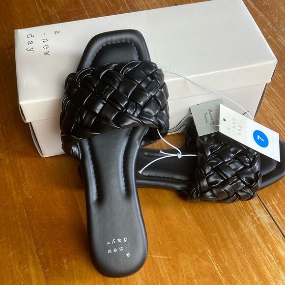 A New Day Target NWT Black Carissa Sandals Braided Memory Foam Slides Sz 7 - Picture 1 of 9
